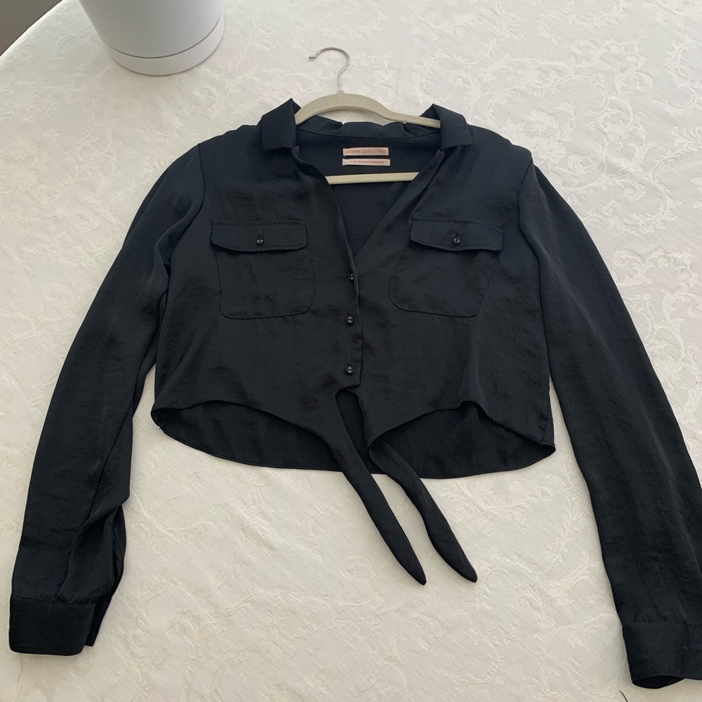 UO ‘Logan’ black satin tie front top